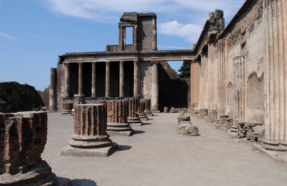 Pompeii Half-Day Coach Tour from Sorrento - Coach from Sorrento: the ride you’ll actually enjoy