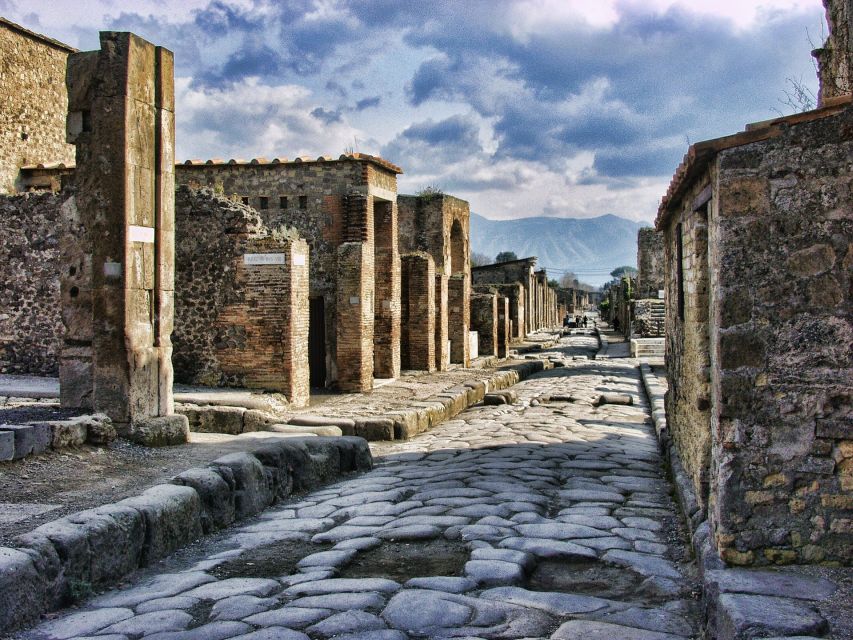 Pompeii Half-Day Coach Tour from Sorrento - Temple of Apollo and the Garden of the Fugitives