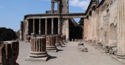Pompeii Half-Day Coach Tour from Sorrento - Pompeii with a guide: how a half-day tour really plays out