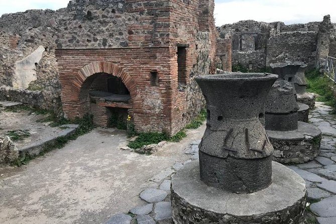 Pompeii Private Tour with Expert Guide - Meeting point at Via Villa dei Misteri: keep it simple