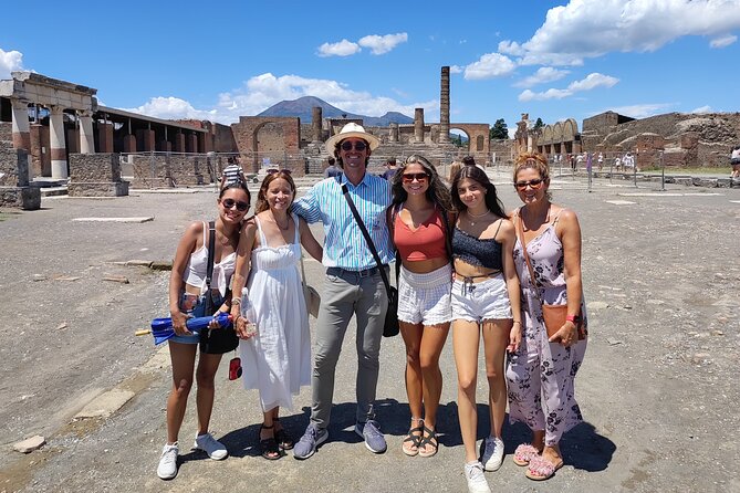 Pompeii Private Walking Tour with Expert and Authorized Guide - English guide experience: private time, not a lecture hall