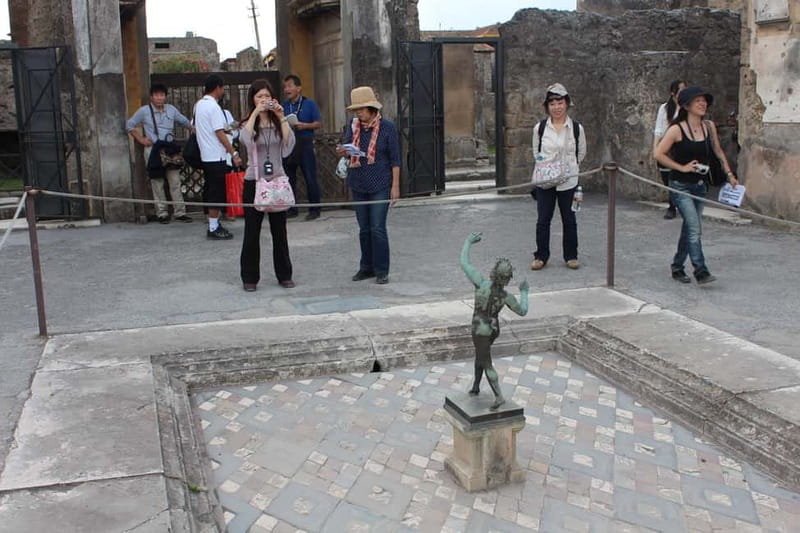 Pompeii: Skip-the-Line Guided Archaeological Discovery Tour - Stop-by-stop: the route through Roman daily life