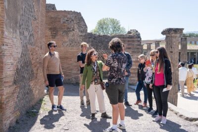Pompeii: Skip-the-line-Ticket with Guided Tour - Inside Pompeii Archaeological Park in two focused hours