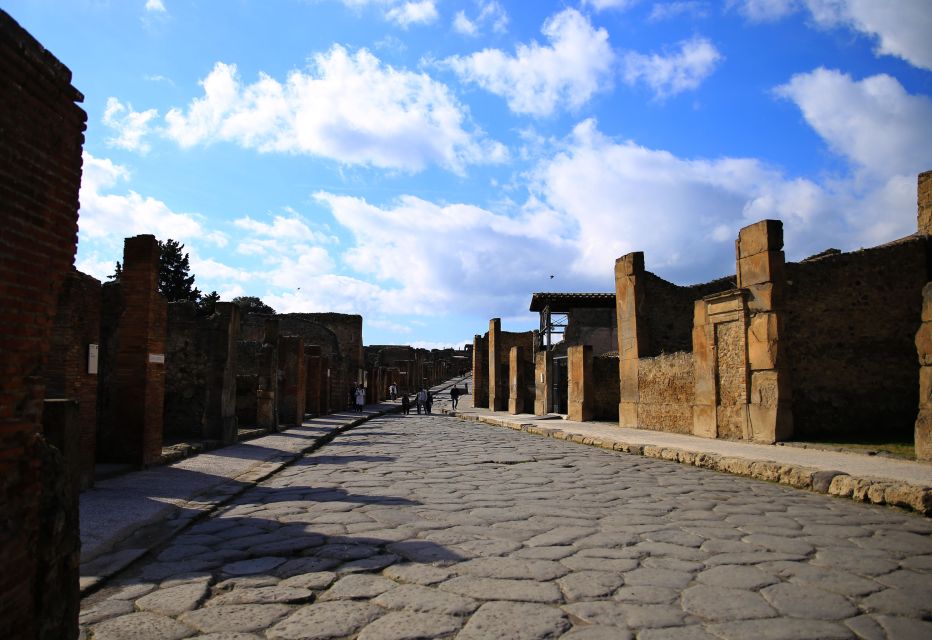 Pompeii: Skip-the-Line Tour for Kids and Families - The Story Behind the Ash: Vesuvius and the Ruins’ Long Afterlife