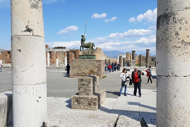 Pompeii Skip-the-Line Tour for Kids & Families with Archaelogist - Teatro Grande acoustic moment, revisited for impact