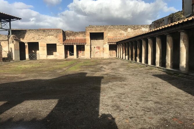 Pompeii Small Group Guided Tour with Skip-the-line Admission - Pompeii Archaeological Park: how the route gives you the full picture
