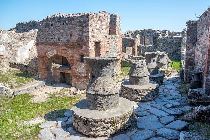 Pompeii Small Group Tour - Tickets Included - Inside the Archaeological Park: The Ruins You Should Know Before You Go
