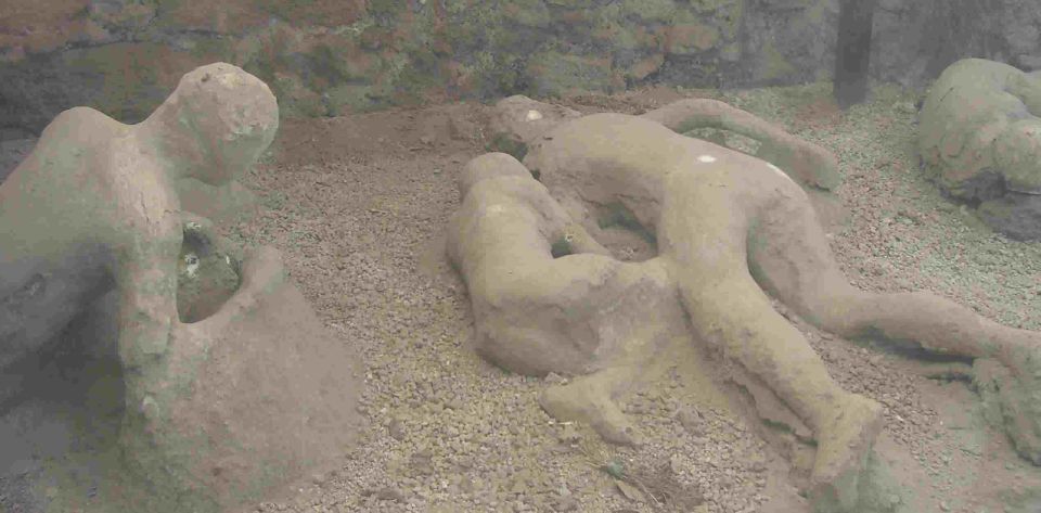 Pompeii: Tour for Children - The walking route: forum stories that connect the ruins