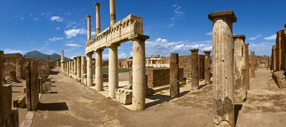 Pompeii: Tour for Children - House of the Tragic Poet: art, details, and a calmer pace
