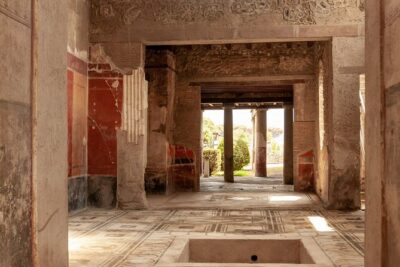 Pompeii Tour & Lunch with Wine Tasting Experience - Pompeii in 2 Hours: What the Archaeologist Guide Helps You See