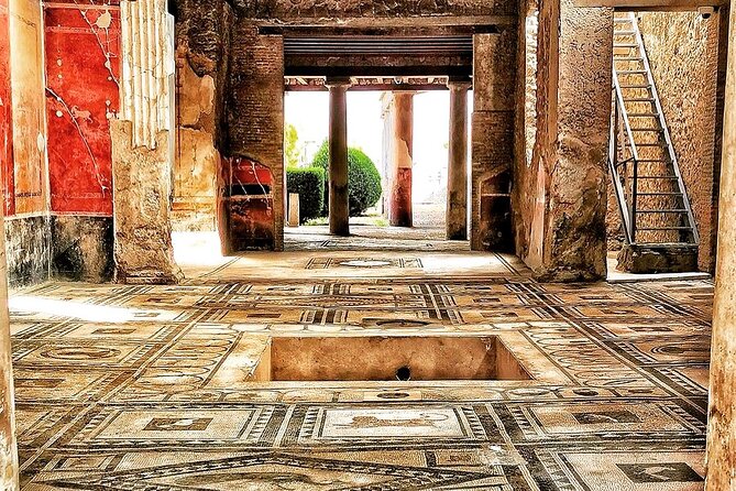 Pompeii tour with LOCAL GUIDE and SKIP THE LINE entrance - Archaeological Park of Pompeii: Streets, Stories, and How the City Reads