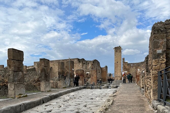 Pompeii walking tour (2hrs) - Should you book this Pompeii walking tour with Margherita?
