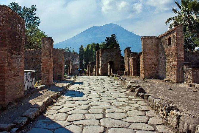 Pompeii Walking Tour with a licensed Guide - Meet-up in Pompeii: Piazza Esedra and Porta Marina Inferiore