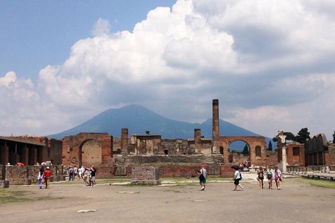 Pompeii Walking Tour with a licensed Guide - Why the guide’s style changes the whole experience