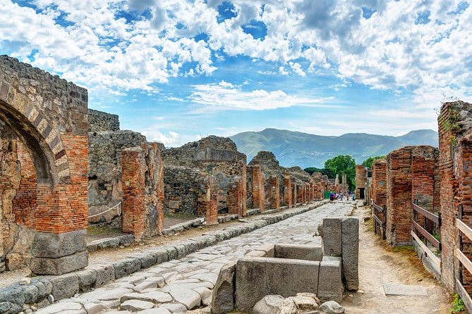 Pompeii Walking tour with Guide and ticket - Pompeii Still Feels Like a Place, Not a Photo