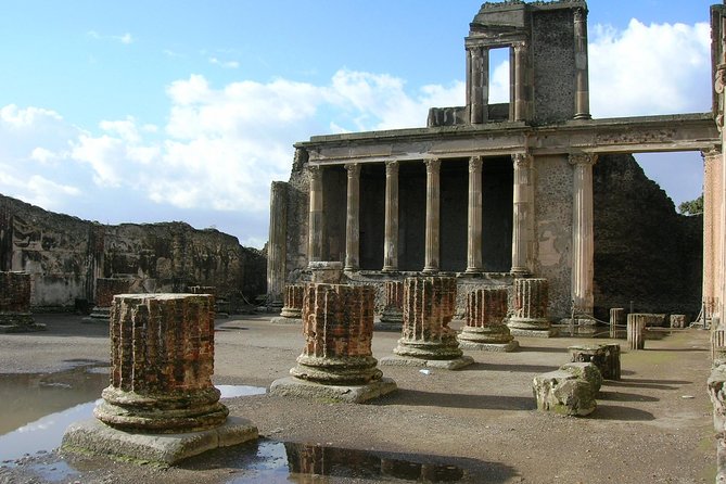 Pompeii Walking tour with Guide and ticket - Inside Pompeii Archaeological Park: Two Hours to Make Sense of It