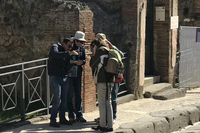 Pompeii with an archaeologist, the original!!! - Afternoon scheduling: heat and crowds, managed on purpose