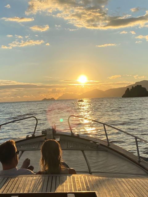 Positano: Amalfi Coast Sunset Group Boat Tour with Prosecco - Key things to know before you go