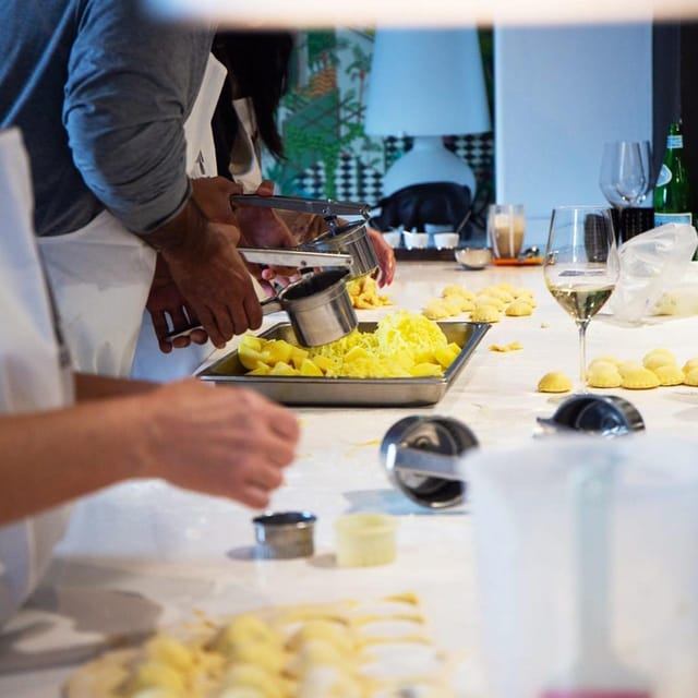 Positano: Small Group Cooking Class with Prosecco & Dessert - FAQ