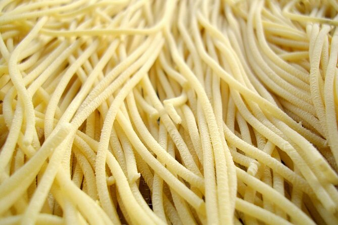 Positano Spaghetti experience - Three spaghetti lessons: cherry tomatoes, lemon pesto, and local cilli sauce
