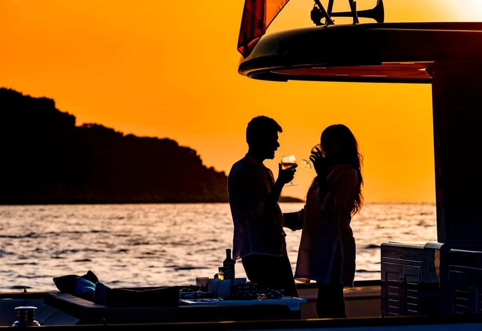 Positano: Sunset Cruise Day Trip with Drinks and Snacks - Meeting Point in Positano: Where You Don’t Want to Guess