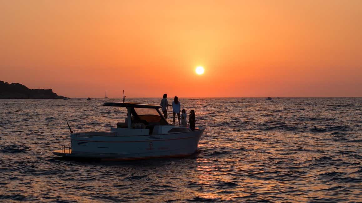 Positano: Sunset Cruise Day Trip with Drinks and Snacks - Who Should Book This Sunset Cruise?