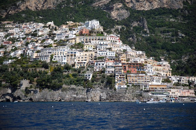 Private Amalfi Coast Tour in a ROMAR BERMUDA Boat - Bagni Regina Giovanna: a quick photo moment at a Roman villa