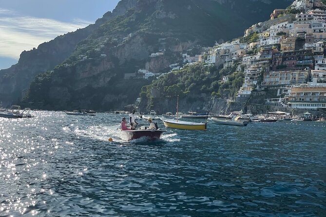 Private Boat Excursion with Skipper on the Amalfi Coast - Bagni Regina Giovanna for a quick Roman-villa photo frame (about 30 minutes)
