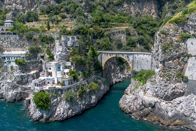 Private Boat Tour of Amalfi Coast with Drinks - Praiano’s Coastal Charm: Caves and Old Watchtowers