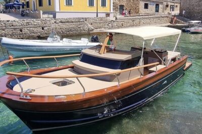 Private Boat Tour of Capri, Positano, Amalfi - Meeting at Piazza Marinai d’Italia and Getting on Board