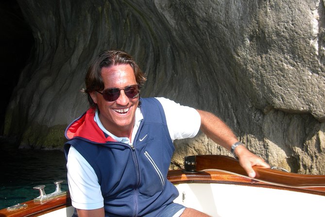 Private boat tour of Capri (relaxation tour three hours) - The Blue Grotto: worth it, but only if you’re ready for the trade-off