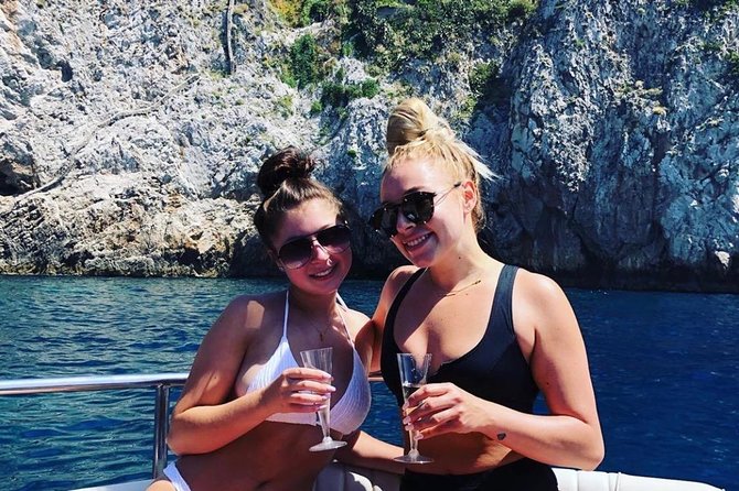 Private Boat tour Positano & Amalfi coast - Snacks, drinks, towels, and a restroom: the comfort details that matter
