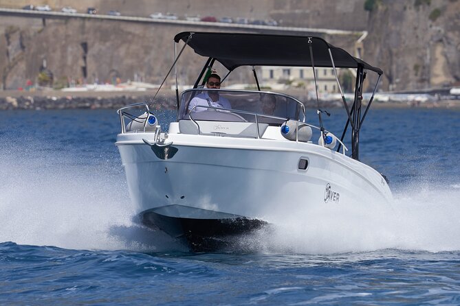 Private Boat Tour with Saver 7.50 WA - White Grotta and Grotta Verde: short visits with big visual payoff