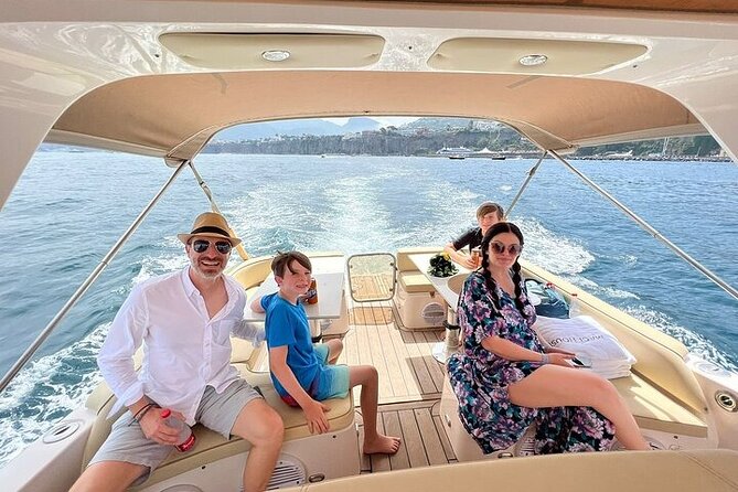 Private Capri Boat Tour Experience - Island circumnavigation and caves: why the 1-hour loop matters