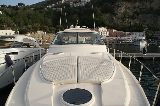 Private Cruise around Capri - yacht 50' - Price and value: what you’re really paying for