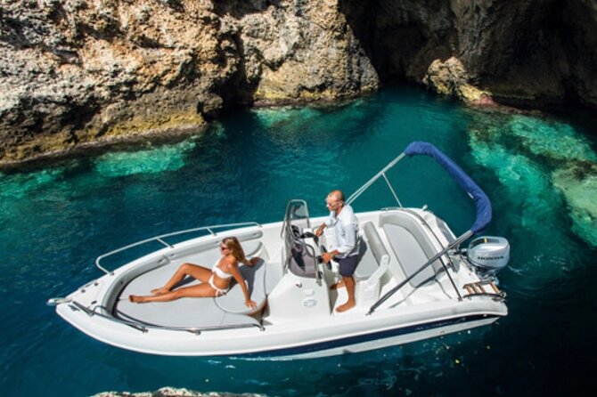 Private Day Boat Trip to Capri and Blue Grotto from Positano - Getting on the water in Positano: the meeting point and early flow