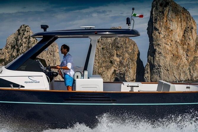 Private Full-day Luxury Boat Tour to Capri from Amalfi Coast - Stop 5: Capri town walk, paced for real people