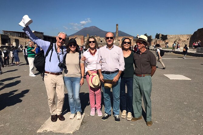 Private half-day tour with expert guide in the archaeological site of Pompeii - Meeting point at Coffee Shop VittoriaVia Mare: simple start, no hotel pickup