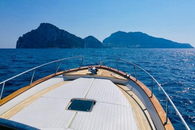 Private Island of Capri Boat Tour for Couples - Grotta Verde to Faraglioni: The 2-Hour Route That Keeps Moving