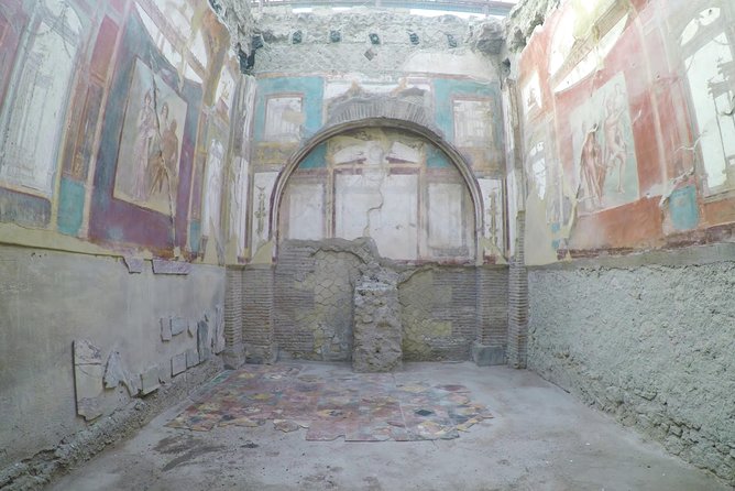 Private Pompeii and Herculaneum from SORRENTO - Torre Annunziata lunch and Lacryma Christi tasting: the Vesuvius viewpoint detour