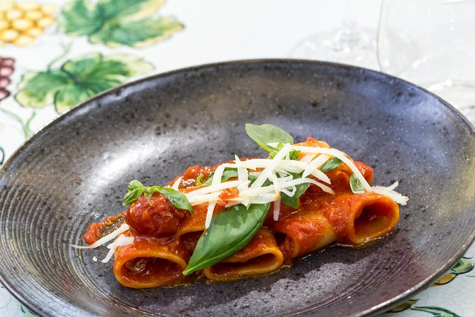 Private Pompeii Tour with Organic Wine Tasting & Lunch - Vineyard tour and cellar time: what you’re getting besides wine