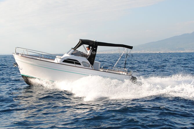 Private Scenic Boat Tour from Sorrento to Positano and Amalfi - Li Galli islands: siren legends in a short, sweet window