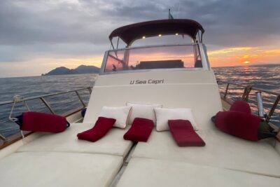 Private Tour of the Island of Capri by Boat and Visit to the Caves - Where you meet and how the 4-hour flow really feels