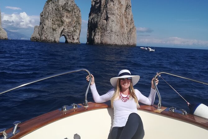 Private tour with fishing, tour of Capri and lunch on board - Capri’s main symbol: seeing the island’s signature from the right angle