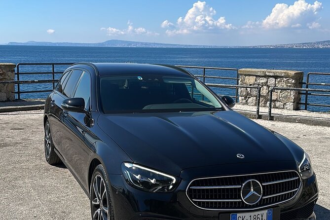 Private Transfer from Positano to Naples Airport - Finding your driver in Positano: sign, phone, and a realistic meeting spot