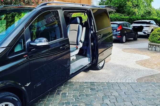 Private Transfer Sorrento Peninsula - Naples - Naples drop-offs: airport vs hotel changes can matter
