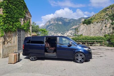 Private Transfer to Naples - Meeting point plan: hotel entrances vs. name-sign pickup