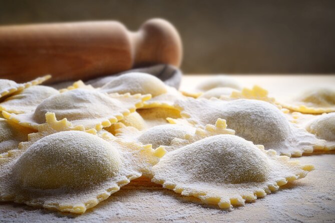 Ravioli & Tagliatelle Cooking Class at a Local's Home in Positano - Montepertuso and Li Galli Stops: How the Setting Adds Value