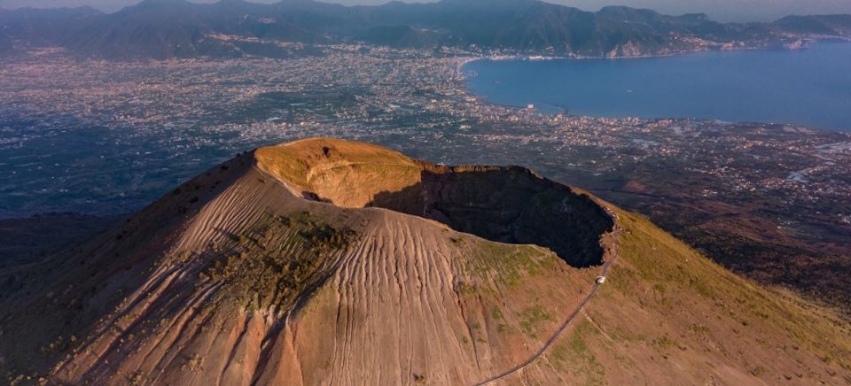Round-Trip to Vesuvius National Park From Ercolano - Round-Trip to Vesuvius National Park From Ercolano: The appeal of a simple transfer