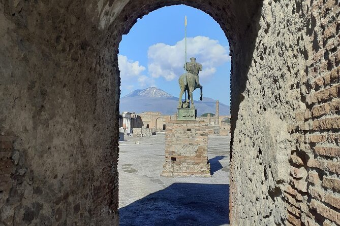 Semi - Private Tour of Pompeii with an Archaeologist - Walking, sun, and keeping energy: what to pack and how to pace yourself
